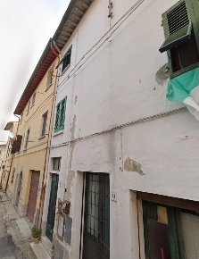 Foto Appartamento a Calcinaia Centro di 104 m² con 5 locali in vendita