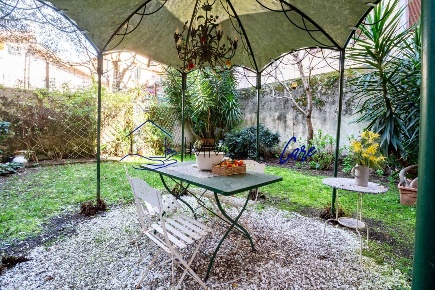 Foto Appartamento a Pisa San Francesco di 273 m² con 11 locali in vendita