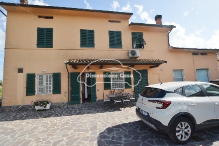 Foto Villa unifamiliare a Lucca in vendita