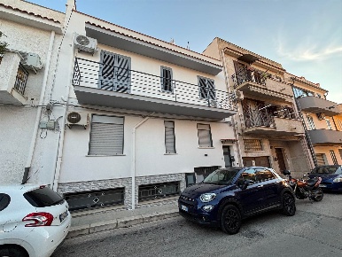 Foto Appartamento a Terrasini Centro di 100 m² con 4 locali in vendita