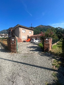 Foto Appartamento a Borgo a Mozzano Diecimo di 120 m² con 6 locali