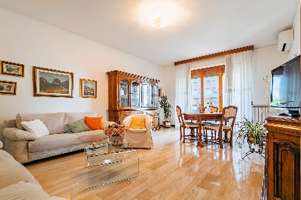 Foto Appartamento a Siena Petriccio - Acquacalda di 130 m² con 6 locali