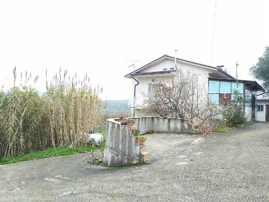 Foto Casa indipendente in via cesine 44, Frigento di 100 m² con 4 locali