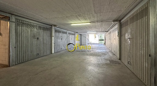 Foto Box in via Galileo Galilei, Sanremo San Bartolomeo di 19 m² in vendita