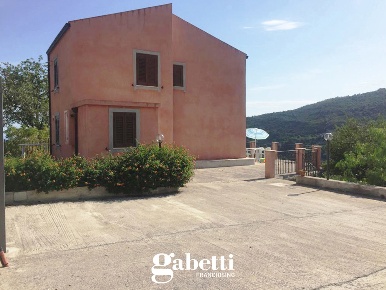 Foto Villa unifamiliare in Colla, Cefalù di 90 m² con 4 locali in vendita