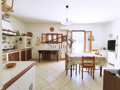 Foto Appartamento in -, Scicli Centro di 167 m² con 8 locali in vendita