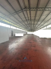 Foto Capannone industriale a Giugliano in Campania di 2400 m² con 2 locali