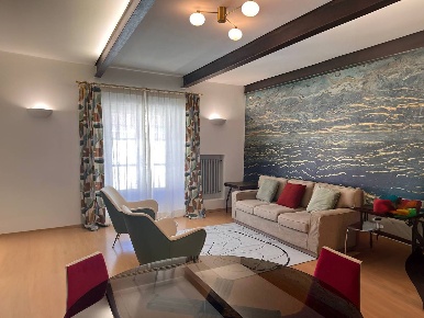 Foto Appartamento in Via Po, Torino Via della Rocca di 110 m² con 3 locali