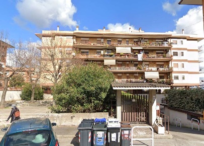Foto Box in Via di Scorticabove 57, Roma San Basilio di 11 m² con 1 locali