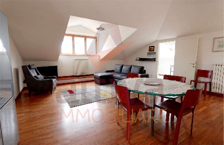 Foto Attico a Castelfidardo di 90 m² con 4 locali in affitto