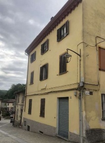 Foto Appartamento in Via G. Mazzini, Castel Boglione Centro di 135 m²