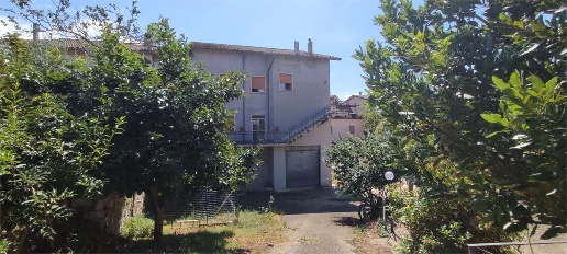 Foto Appartamento in via delle forme, Guardea Centro di 90 m² con 2 locali