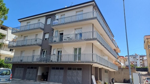 Foto Appartamento in PAGANINI, San Salvo di 95 m² con 4 locali in vendita