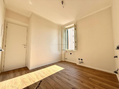 Foto Appartamento in Via Azone, Roma di 68 m² con 3 locali in vendita