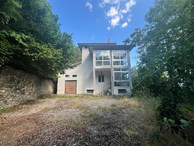 Foto Villa singola in Via Greppa, Novafeltria di 200 m² con 8 locali