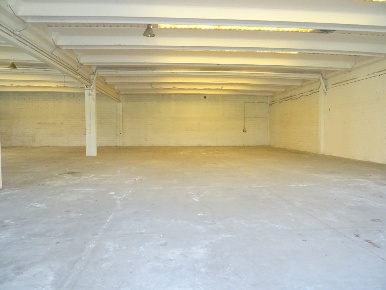 Foto Capannone industriale a Monte Porzio Centro di 1080 m² con 2 locali