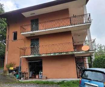 Foto Appartamento in Via Balletto 5, Bargagli Centro di 178 m² con 7 locali
