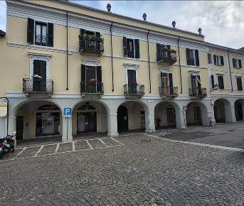 Foto Appartamento in Piazza 31 Martiri 13, Valenza Centro di 135 m² in aste