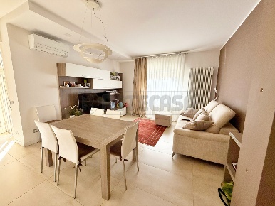 Foto Appartamento a Chiampo Centro di 107 m² con 5 locali in vendita