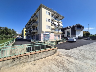 Foto Posti auto in Viale Crotone 210f, Catanzaro Catanzaro Lido di 16 m²
