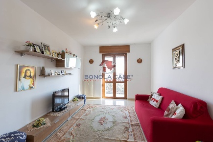 Foto Appartamento in Via Matteotti, Pero Centro di 92 m² con 3 locali