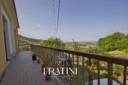 Foto Casa indipendente in Via Vincenzo D'Ovidio, Campli di 220 m²