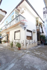 Foto Casa indipendente in Via Manganelli, Aci Castello Centro di 171 m²