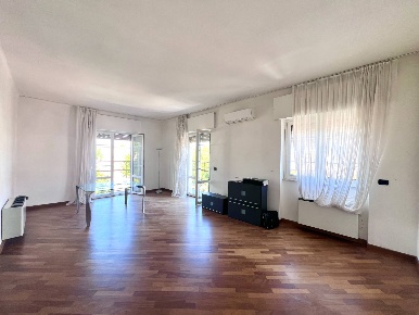 Foto Appartamento in Marco Polo, Viareggio di 115 m² con 5 locali