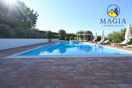Foto Villa singola a Acquaviva Picena di 150 m² con 7 locali in vendita