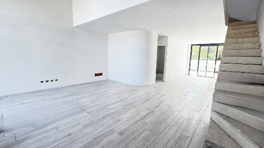 Foto Villa unifamiliare in Via Cadorna, Vimercate San Maurizio di 232 m²