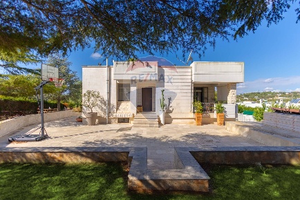 Foto Villa singola in Contrada Campanile, Ostuni di 300 m² con 6 locali