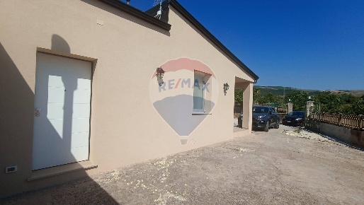 Foto Villa unifamiliare in c/da petraro 12, Chiaramonte Gulfi di 135 m²