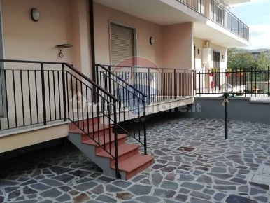 Foto Villa a schiera in Via Sant'Antonio, Caserta Falciano di 310 m²