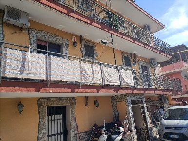 Foto Appartamento in via Sambucia 1/a, Palermo di 110 m² con 3 locali