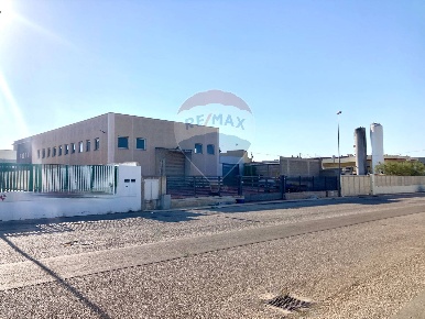 Foto Capannone industriale in via iacovazzo, Conversano Centro di 400 m²
