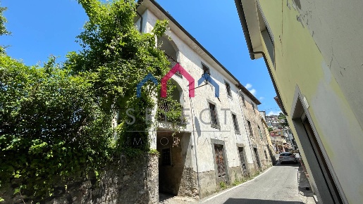 Foto Case semi ndipendenti a Coreglia Antelminelli Centro di 200 m²