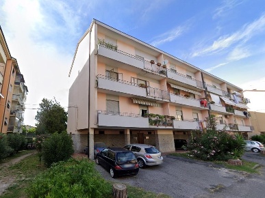 Foto Appartamento a Carrara Avenza di 118 m² con 4 locali in vendita
