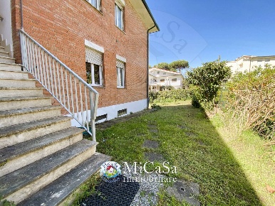 Foto Appartamento a Pisa Tirrenia di 80 m² con 4 locali in affitto