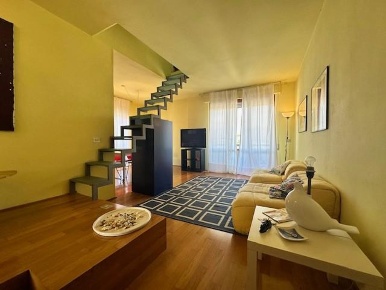 Foto Attico a Camaiore Lido di Camaiore di 150 m² con 6 locali in vendita