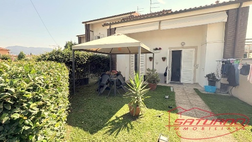 Foto Villa a schiera a Lucca in vendita