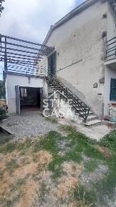 Foto Appartamento a Castelfranco di Sotto Orentano di 80 m² con 4 locali