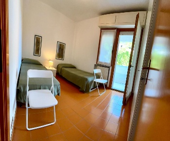 Foto Appartamento a Massa Marina di Massa Centro di 80 m² con 3 locali