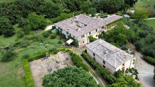 Foto Appartamento a Siena Agostoli - Montalbuccio di 300 m² con 8 locali
