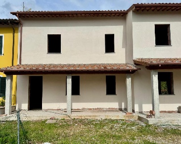 Foto Villa a schiera a Capannori Segromigno - San Colombano di 110 m²