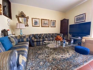 Foto Casa indipendente a Scandicci di 160 m² con 6 locali in vendita