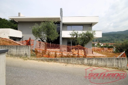 Foto Villa unifamiliare a Capannori Petrognano - San Gennaro di 255 m²