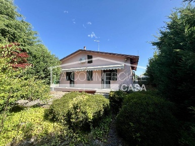 Foto Villa bifamiliare a Mogliano Veneto Bianchi di 114 m² con 6 locali