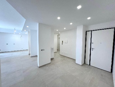 Foto Appartamento in Via Lorenzo Cavaliero, Salerno in vendita