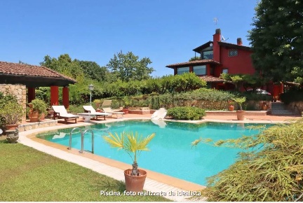 Foto Villa unifamiliare a San Miniato Centro di 344 m² con 23 locali