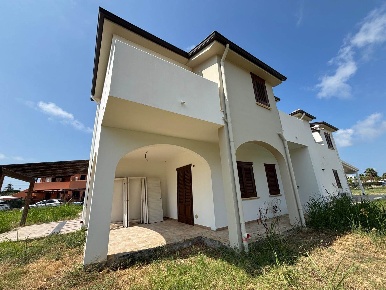 Foto Villa bifamiliare a Campofelice di Roccella di 105 m² con 4 locali